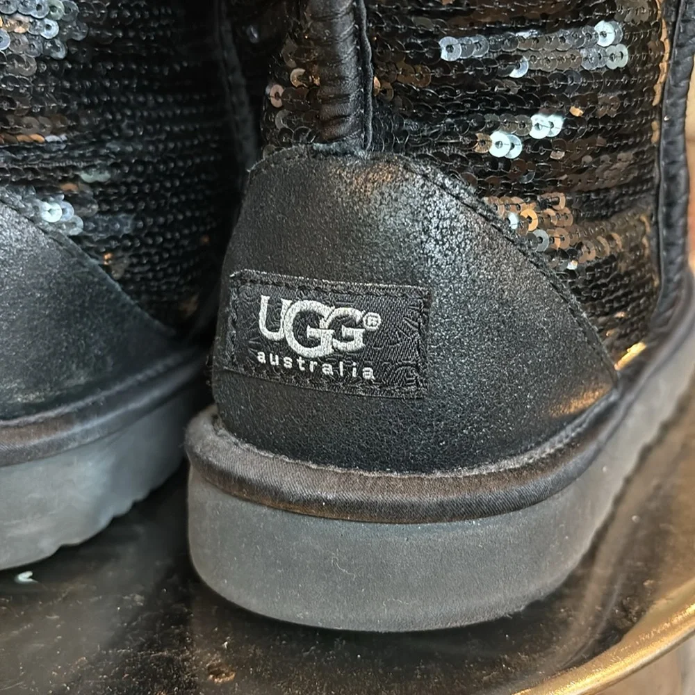 $240 UGG Australia Classic Short SPARKLES Black Sequin Boots Size 9 3161 - Picture 6 of 10